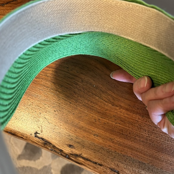 Lime green paper straw visor - Picture 4 of 4